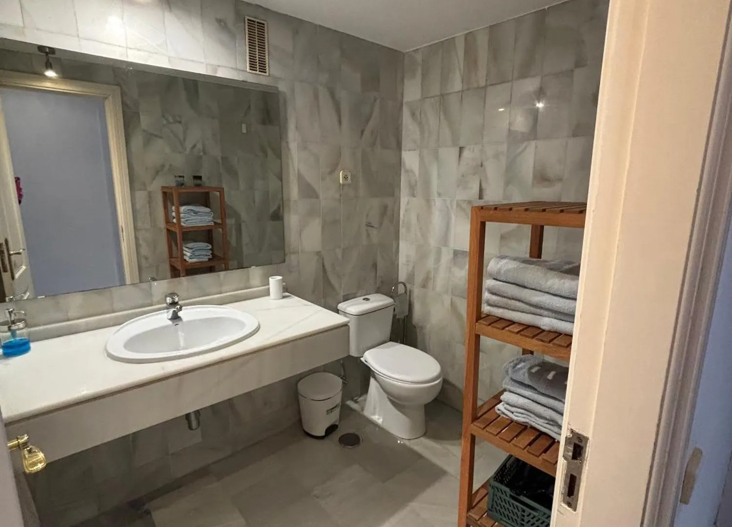 Ola Blanca Carihuela Apartamento Torremolinos Apartment